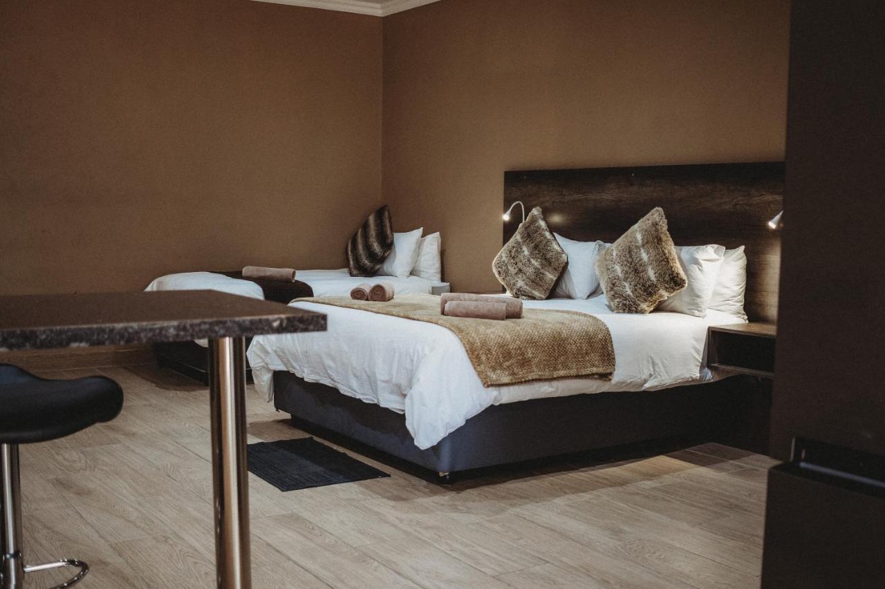 Casa Leitao Lodge ファラボルワ エクステリア 写真