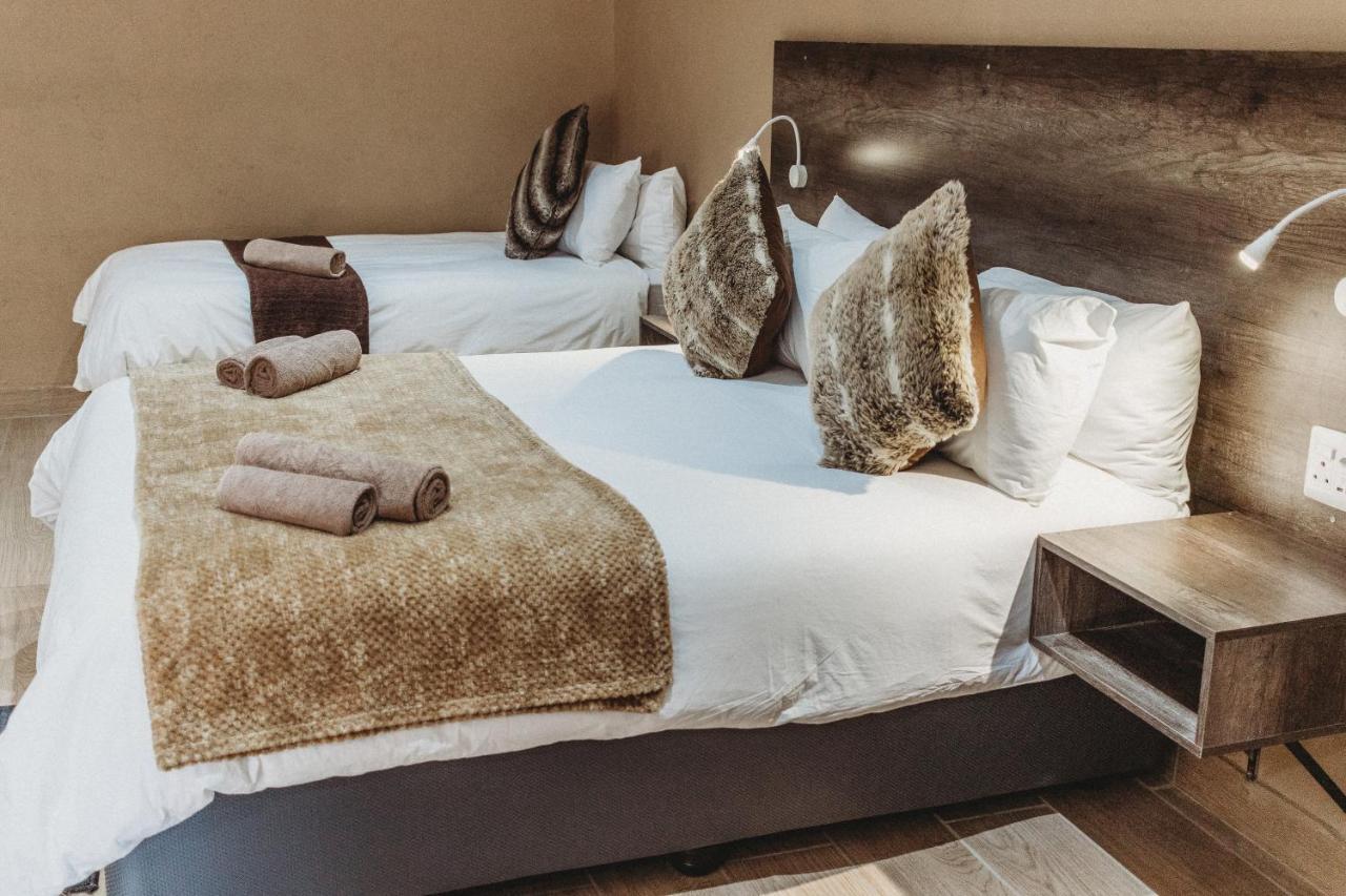 Casa Leitao Lodge ファラボルワ エクステリア 写真